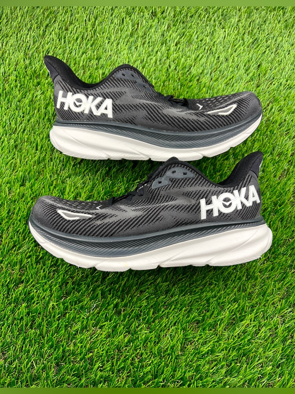 Hoka Clifton 9 Wide Walking Running Shoes Black White Women's Size 8 1132211